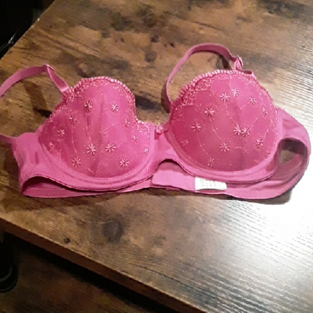 Feminine 36C Pink Padded Underwire push Up Bra Pretty Unbranded